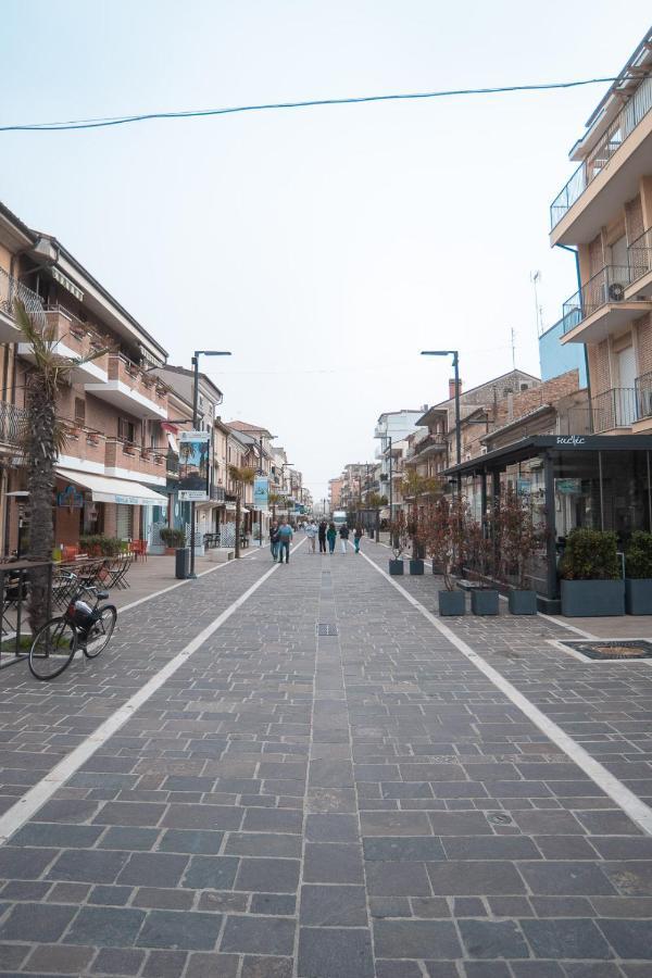 Le Camelie -Appartamenti Nuovi Porto SantʼElpidio Dış mekan fotoğraf